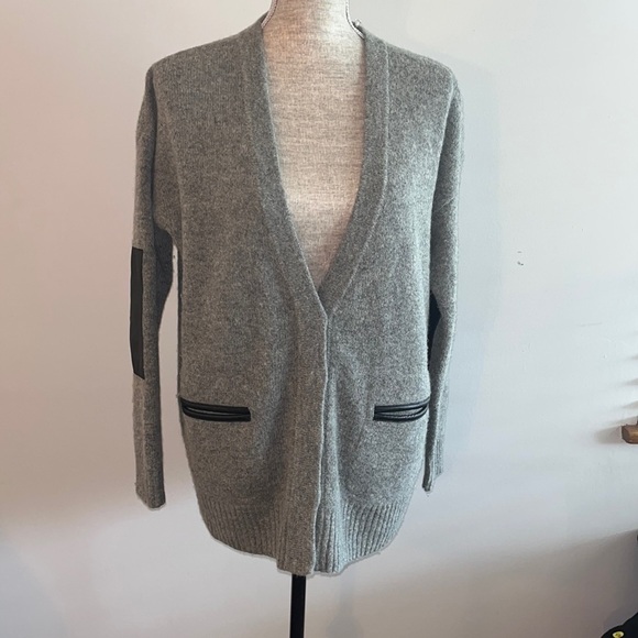 Madewell Leather Trim Cardigan Small excellent pre-owned condition.  Lambs wool. - Picture 1 of 8